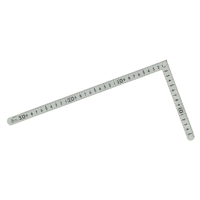 ● 本体サイズ330.00(短枝163)×15.00×1.10mm● 製品質量60.00 g● 角部形状同厚● 表目盛長枝：外目盛 30cm 内目盛 5mmピッチ30cm短枝：外目盛 15cm 内目盛 5mmピッチ30cm● 裏目盛長枝：外目盛 30cm 内目盛 5mmピッチ30cm短枝：外目盛 15cm 内目盛 5mmピッチ15cm● 直角度100mmにつき0.1mm以下● 長さの許容差±0.2mm● 材質ステンレス 弊社は安価なご提供を目指し少人数で運営しておりますので、 お電話での お問合せは承りかねます お問合せに関しましては「メールでのご対応のみ」としております。 楽天会員専用フォーム https://inquiry.my.rakuten.co.jp/shop/405321