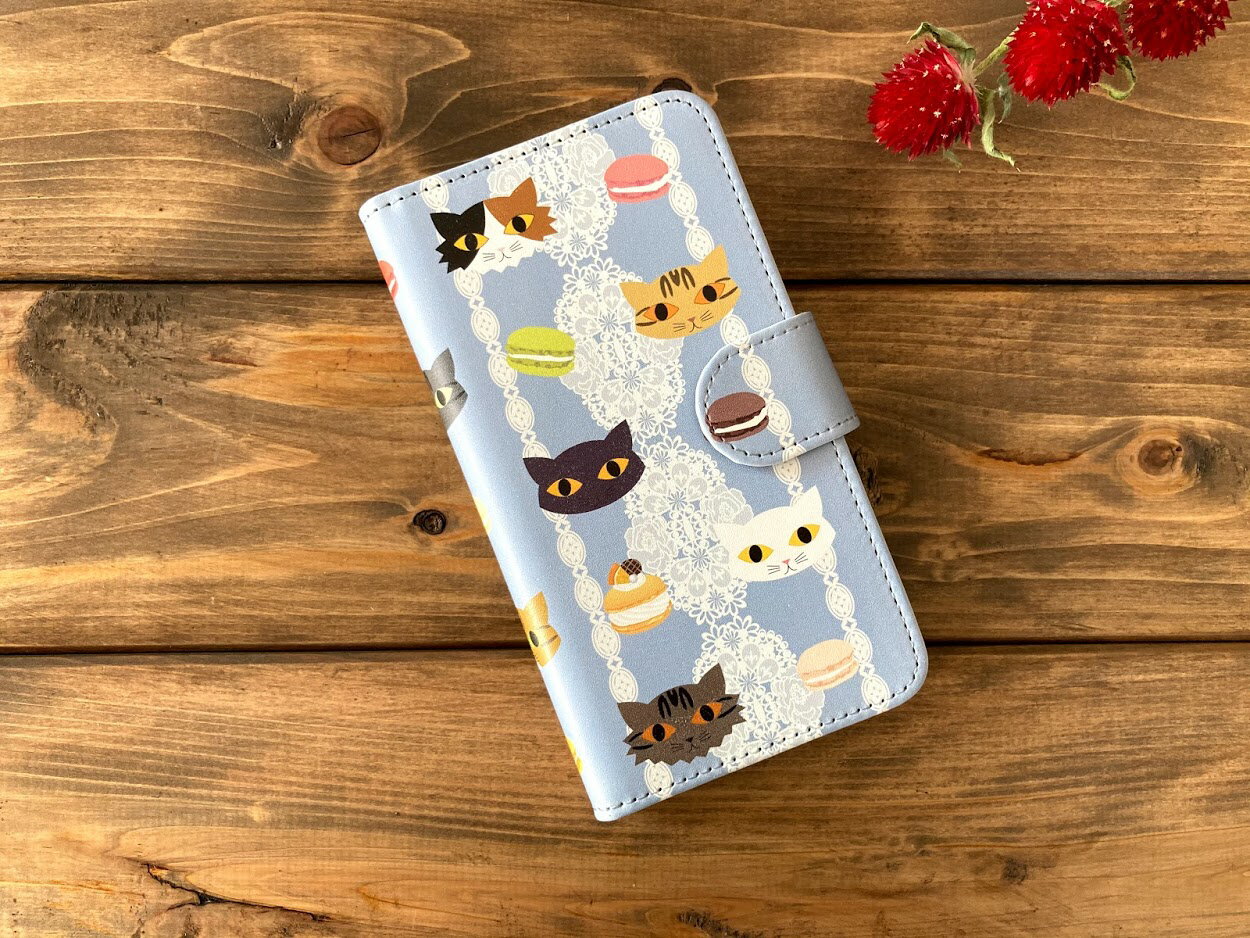 スマホケース　猫　汎用型　ほぼ全機種対応　手帳型　Mサイズ　猫　iPhoneケース　おしゃれ　かわいい　ネコ　ねこ　【 猫とマカロン 】　手帳型スマホケース・【Mサイズ】（iPhone6・7・8、iPhoneSE2020など）