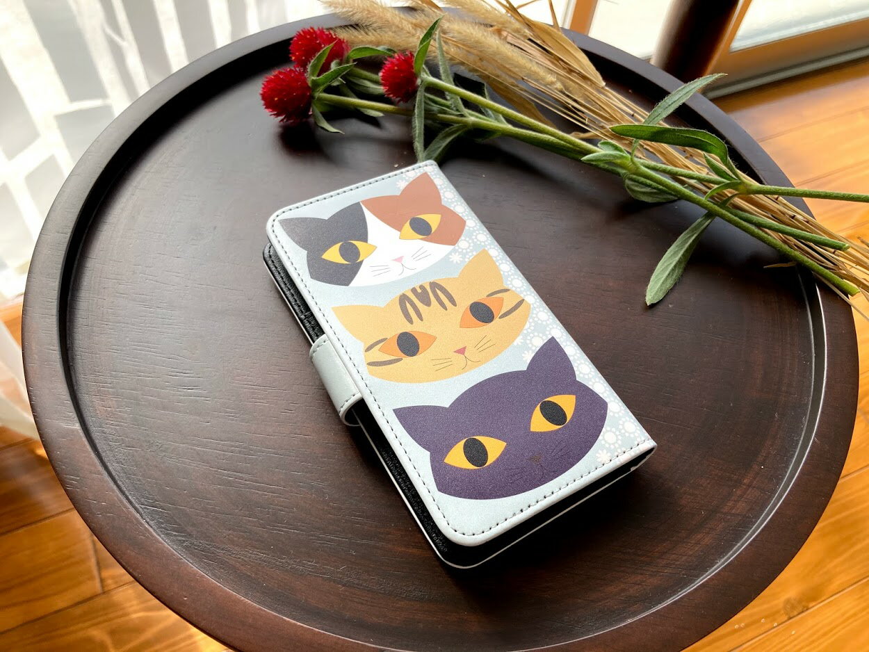 スマホケース　猫　汎用型　ほぼ全機種対応　Mサイズ　手帳型　iPhoneケース　おしゃれ　かわいい　ネコ　ねこ　【 白猫 】　手帳型スマホケース【Мサイズ】（iPhone6・7・8、iPhoneSE2020など）　しろねこ