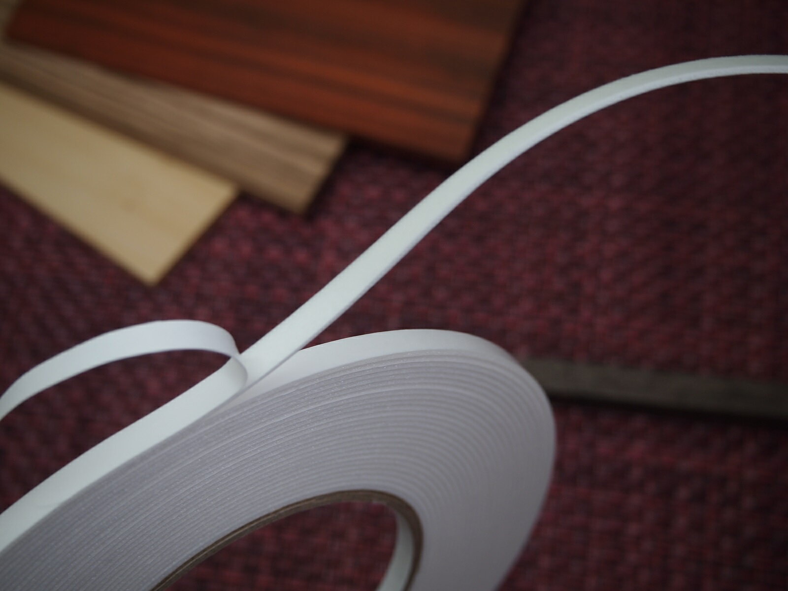 【イノベクト　1mm厚 PE発泡基材 両面粘着テープ No.8950　5mm幅×10m巻　1本】建築部材やアクセサリーの固定用としても