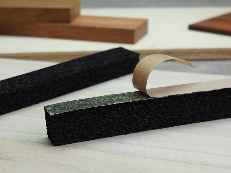 日東電工 エプトシーラー No.686　20mm厚 15mm幅×2m巻　1本高い防水効果が必要な部分に使用されております。