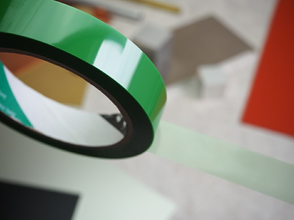 【寺岡製作所　サーキットテープNo.647 0.05mm厚 緑色　20mm幅×60m巻　1本】シリコーンゴムやシリコーン処理されたクッキングペーパー等の固定にも最適です。