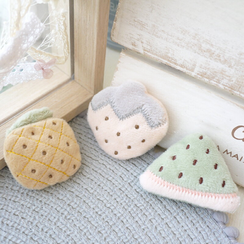 パウダーカラーのフルーツモチーフヘアピン 赤ちゃんの細い前髪もしっかり止まります プレゼントにおすすめです ウィッグ用のパッチンピンで作った新生児から使えるヘアピンです ベビー ヘアピン ぱっちん 赤ちゃん 0 1 2 3 4 5 6歳 コームピン パッチン 新生児 幼稚園