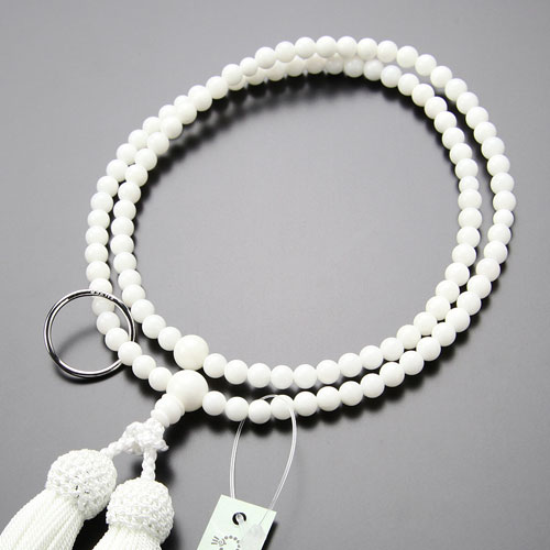 曹洞宗 数珠 女性用 8寸 白珊瑚 本銀輪 正絹房【本式数珠 京念珠 京都 108玉 禅宗 天然石 さんご サンゴ コーラル 珊瑚 3月の誕生石 白 ホワイト 二輪 二連 結婚祝い 結納 法事 葬儀 IM 2000400500160】【数珠袋付き】【送料無料】