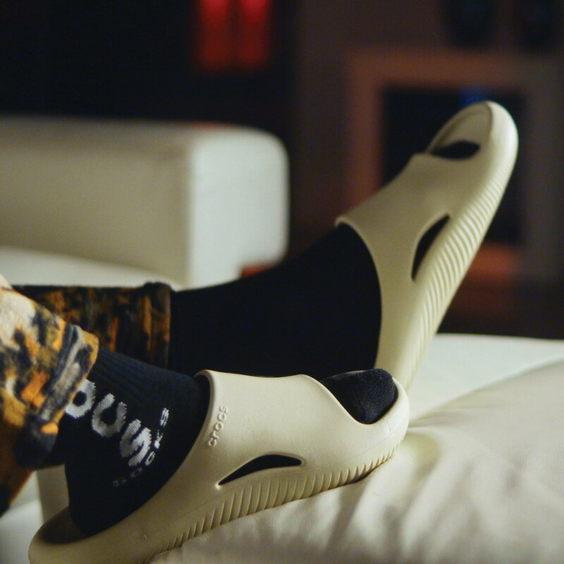 crocs（クロックス）『メロウリカバリースライド』