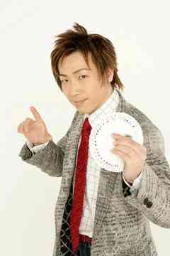 ご注文前に必ずご確認ください＜商品説明＞マギー審司に「耳」のネタを伝授した、バラエティ・マジシャンなか。たつや氏が、宴会シーズンに打ってつけのDVDをリリース!! 会社やパーティーで、すぐに使える笑えて楽しいマジックを紹介!! カメラアングルを工夫し、お客への見せ方、隠し方のポイントをレクチャー。また、単なるネタ明かしに留まらず、そのネタを披露する際のトーク術やコミュニケーション方法まで踏み込んでレクチャー!! パーティーや宴会の余興に! 気難しい商談のちょっとしたつかみに! 見て楽しく、ちょっとした練習でしっかり身によくつく、マジック集DVD。＜商品詳細＞商品番号：AVBD-34297Special Interest (Tatsuya Naka) / Nomiya de Mote-magic [Shipping Within Japan Only]メディア：DVDフォーマット：DVD Videoリージョン：2音声：日本語 発売日：2005/11/16JAN：4988064342976呑み屋でモテマジック[DVD] / 趣味教養 (なか。たつや)2005/11/16発売