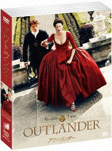 ご注文前に必ずご確認ください＜商品説明＞いま、歴史に挑む。ともに生きるために。スコットランドを離れ、パリへ渡ったクレアとジェイミー。待ち受ける運命を変えようと奔走する中、いくつもの試練が襲い掛かる・・・。戦いがはじまる・・・。そしていよいよ、決戦の地へ・・・。現代と過去の愛と運命に翻弄される女性を描いたラブロマンス第2シーズンのBOX。——舞台はフランスへ。クレアとジェイミーはチャールズ・スチュアート王子が企てるジャコバイトの反乱を妨害し、カローデンの戦いを阻止しようと奮闘する。ワイン商であるいとこのジャレドの力を借り、華やかなフランス社会へと身を投じたジェイミーたちだったが、そこは密通や宴ばかりが盛んで政治的な働きかけは身を結ばない世界だった。歴史を変えるという難題が2人の関係に影を落とすが、待ち受ける未来を知るクレアとジェイミーはハイランドの暴動とその文化の終焉を阻止しようと必死に闘うのだった。全13話を収録。＜収録内容＞アウトランダー SEASON 2解説付き未公開シーン(5種)＜アーティスト／キャスト＞カトリーナ・バルフ(演奏者)＜商品詳細＞商品番号：BPDH-1170TV Series / Outlander Season 2 Soft Shell Box (Priced Down Reissue)メディア：DVD収録時間：766分リージョン：2カラー：カラー字幕：英語、日本語音声：英語 Dolby Digital 5.1chサラウンド、日本語 Dolby Digital 5.1chサラウンド発売日：2017/11/08JAN：4547462114044アウトランダー SEASON 2[DVD] ソフトシェル BOX [廉価版] / TVドラマ2017/11/08発売