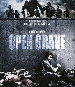 ご注文前に必ずご確認ください＜商品説明＞『第9地区』『エリジウム』『マレフィセント』シャールト・コプリー主演、『アポロ18』ゴンサーロ・ロペス=ガイェゴ監督の超個性派・鬼才コンピが贈る記憶喪失スリラー×終末世界感染パニック!! ——死体に埋め尽くされた穴の中で、男 (=シャールト・コプリー)が目覚める。男は記憶を失っていて、自分の名前すら分からない。穴を這い出した男は深い森の中、近くの建物を見つけ、そこで3人の男、2人の女に出会う。その内4人は記憶を失っており、唯一、何かを知っているらしいアジア人の女性は口を利くことが出来ず、読めない文字を紙に書き綴る。ただひとつの手がかりとして、そこにあるカレンダーの”18日”に丸がつけられていた。6人は周囲を探索し、森の中に、何らかのウイルスに感染して凶暴化した”異形の者たち”が棲んでいることを知る。自分たち以外に”非感染者”はどこにもいない。6人のそれぞれは徐々に、ラテン語など数ヶ国語を話せる者、銃の扱いが体に染み付いている者、など、自分の性質や能力を把握していくが、状況への謎は深まるのみ。互いへの疑心暗鬼が膨らんでいく・・・。世界がこうなったのはなぜなのか? その過程で自分が果たした役割は何なのか? そしてなぜ、全員が記憶を失ったのか・・・?＜収録内容＞オープン・グレイヴ 感染＜アーティスト／キャスト＞シャールト・コプリー(演奏者)　ゴンサーロ・ロペス=ガイェゴ(演奏者)＜商品詳細＞商品番号：AVXF-74520Movie / Open Grave [Shipping Within Japan Only]メディア：Blu-ray収録時間：102分リージョン：Aカラー：カラー字幕：日本語音声：英語 Dolby TrueHD 5.1ch、日本語 ステレオ発売日：2014/11/05JAN：4988064745203オープン・グレイヴ-感染-[Blu-ray] / 洋画2014/11/05発売