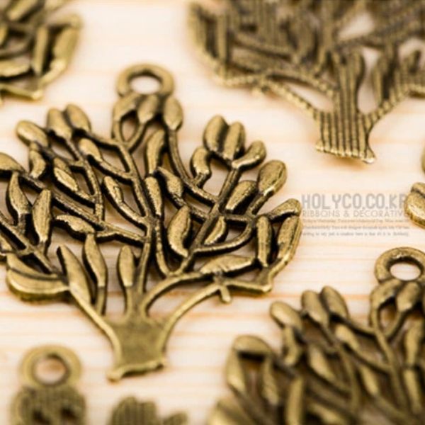 ( チャーム ) 北欧の木【 商用利用可 】