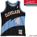 ■商品紹介 [97-98 Swingman Jersey SHAWN KEMP] ショーンケンプのネーム入り復刻ユニ。 こちらは97-98シーズンのスウィングマンで、表地はメッシュで横方向のストレッチが効いたジャージー素材。 動きやすく機能的な素材に加え、フロント左にはネームやブランドのパッチが刺繍されている。 97年以降、3年間を過ごしたキャバリアーズの移籍1年目のショーンケンプキャリア中期を想起させるジャージーです。 現代においても人気が高い選手でソニックス時代は雨のようにダンクを降らせることから「レインマン」の異名が与えられた。 ■ブランド紹介 [MITCHELL & NESS] 創業1904年のアメリカの老舗スポーツアパレルブランド、ミッチェルアンドネス。 アメリカ4代スポーツの復刻版ジャージ・スタジャンを手掛け、 その伝統とクォリティーの高さで、 海外セレブ・アーティスト・アスリートに愛用され、多くのファンを持つ。 ■サイズ L XL 身幅 60cm 64cm 着丈 70cm 72cm ※当店スタッフの平置き採寸です※ あくまで目安としてご検討ください。 ■素材 ポリエステル100% ■仕様 ・ヒートシールスクリーンプリントツイルフロント ・左肩上部にNBAロゴマン織ヒートシールラベル ・バックナンバーアプリケーション ■生産国 中国 関連商品ミッチェル＆ネス ユニフォーム MITCHELL & NESS SWI...16,800円[残りわずか/Lサイズのみ]ミッチェル＆ネス ユニフォーム MITCH...16,800円ミッチェル＆ネス ユニフォーム MITCHELL & NESS SWI...16,800円ミッチェル＆ネス ユニフォーム MITCHELL & NESS SWI...16,800円ミッチェル＆ネス ユニフォーム MITCHELL & NESS SWI...16,800円ミッチェル＆ネス ユニフォーム MITCHELL & NESS SWI...16,800円ミッチェル＆ネス ユニフォーム MITCHELL & NESS SWI...16,800円ミッチェル＆ネス ユニフォーム MITCHELL & NESS SWI...16,500円ミッチェル＆ネス ユニフォーム MITCHELL & NESS FLI...22,800円ミッチェル＆ネス ユニフォーム MITCHELL & NESS FLI...22,800円