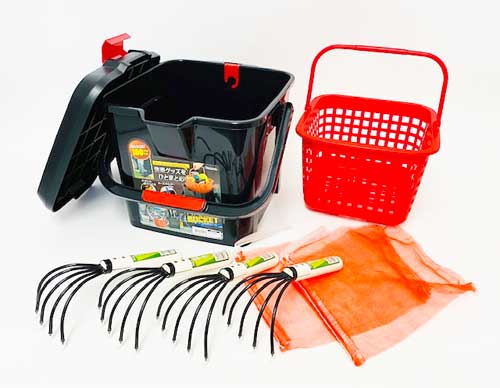 2023年新商品！【潮干狩りの準備しないと！】潮干狩りバケツ熊手セット　ブラック熊手 クマデ 貝取り道具 バケツ付き レジャー 砂遊び 座れる ガーデニング 角型 洗車のサムネイル