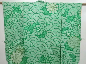 本総絞り菊に梅・青海波模様刺繍振袖【リサイクル】【中古】