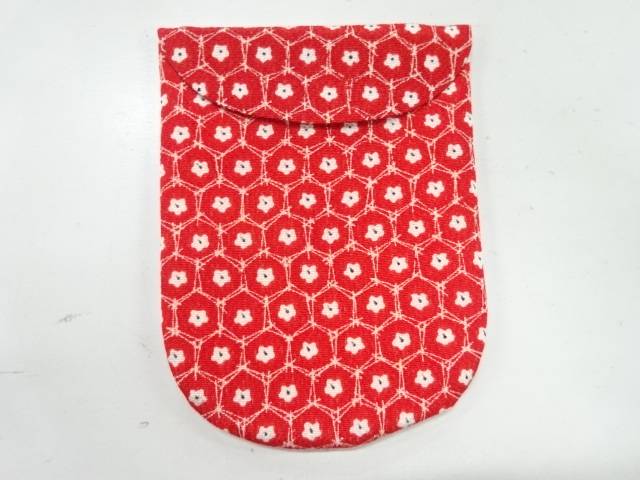 リサイクル　縮緬地花亀甲模様足袋入れ【Pnt】