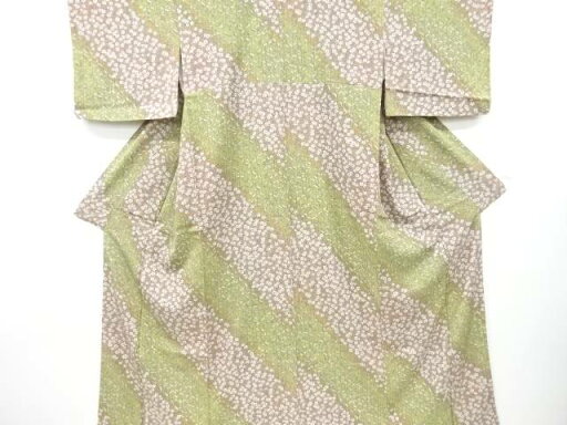 桜模様小紋着物【中古】【着】 桜模様小紋着物【中古】【着】