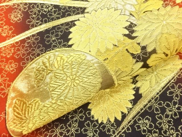 丸紋に蝶・菊・草模様織り出し袋帯【中古】【着】