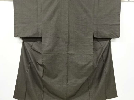 本場泥大島紬100亀甲 男物着物アンサンブル【中古】【着】 本場泥大島紬100亀甲 男物着物アンサンブル【中古】【着】