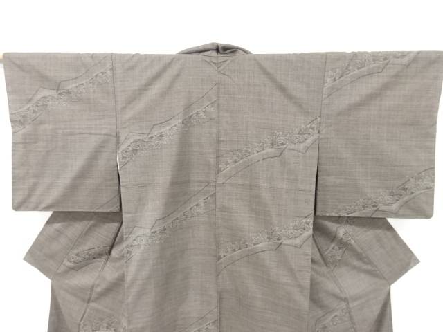 葉模様織り出し本場泥大島紬着物(9マルキ)【中古】【着】