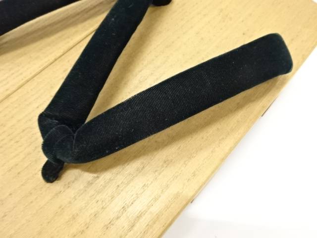 未使用品　鼻緒ビロード　男物下駄（23.5センチ）【着】