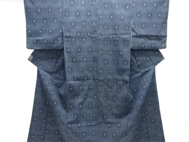 花亀甲模様織り出し本塩沢着物【中古】【着】【紬・お召し】