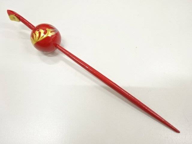 （単位：cm） 状態 非常によい 素材 木 【商品説明】 サイズは定規をご参照下さい。 1目盛＝1mm 状態は大変良いです。 使用可能です。 採寸：検品：福井・川上　撮影：福井【合計3980円以上の購入で送料無料】 漆塗り蒔絵　簪【アンティーク】【中古】【着】【櫛・簪】