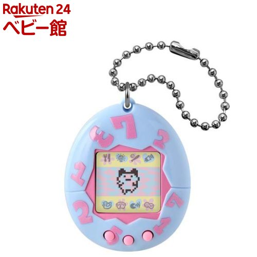 お店TOP＞おもちゃ＞その他＞Original Tamagotchi 初代 みずいろ (1セット)【Original Tamagotchi 初代 みずいろの商品詳細】●初代「たまごっち」、「新種発見！！ たまごっち」、「てんしっちのたまごっち」の欧米版、「Original Tamagotchi」シリーズより、「Original Tamagotchi 初代 みずいろ」が発売！●たまごっち30周年を記念した復刻デザインシリーズ第1弾！！●当時大人気だった、初代「たまごっち」のデザインを、オリたまのデバイス・パッケージで再現しております。みずいろを基調としたキュートなデザインが特徴です。●まめっちたちが育成できるGEN1プログラムを搭載しています。●ごはんをあげたり、うんちを流したり、病気を治したり・・・というお世話はもちろん、しつけをしたり、ミニゲームで遊んだり！●育て方しだいでいろいろなたまごっちに成長します。●ボールチェーンで服やバッグなどに取りつけて、ファッションアイテムとして持ち歩くことができます。※本商品のプログラムには一部英語の表記が含まれます。※バンダイでは液晶画面用の保護シートは販売しておりません。※画像はイメージです。【セット詳細】・Original Tamagotchi：1・取扱説明書：1【規格概要】対象年齢：6才〜電池の有無：あり・電池の種類：CR2032・電池の数量：1・電池の付帯：あり【ブランド】たまごっち【発売元、製造元、輸入元又は販売元】バンダイ(玩具)リニューアルに伴い、パッケージ・内容等予告なく変更する場合がございます。予めご了承ください。バンダイ(玩具)111-8081 東京都台東区駒形1-4-80570-041-101広告文責：楽天グループ株式会社電話：050-5306-1825[その他/ブランド：たまごっち/]