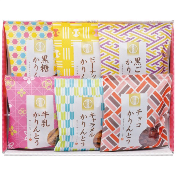 サクサクッとした食感に仕上げた、風味豊かなハチミツ入り黒糖かりんとう、ピーナッツの香ばしさと甘みが調和した、風味豊かなピーナッツかりんとう、牛乳を生地に練り込み、サクサクッとした食感に仕上げた牛乳かりんとう、香ばしい黒ごまで仕上げ風味豊かな黒ごまかりんとう、チョコレートを生地にたっぷりと練り込み、カリッとかる~い食感に仕上げたチョコかりんとう、キャラメルを生地にたっぷりと掛け、しっとりと仕上げたキャラメルかりんとう。6種類のフレーバーを楽しめるかりんとう詰め合わせです。