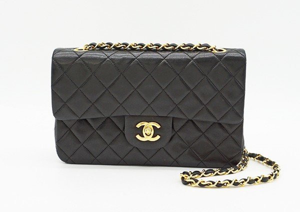 ☆【中古】　【CHANEL　シャネル】　ラムスキン　マトラッセ23　Wフラップ　チェーンショルダーバッグ　A01113　ショルダーバッグ　ブラック×ゴールド金具のサムネイル