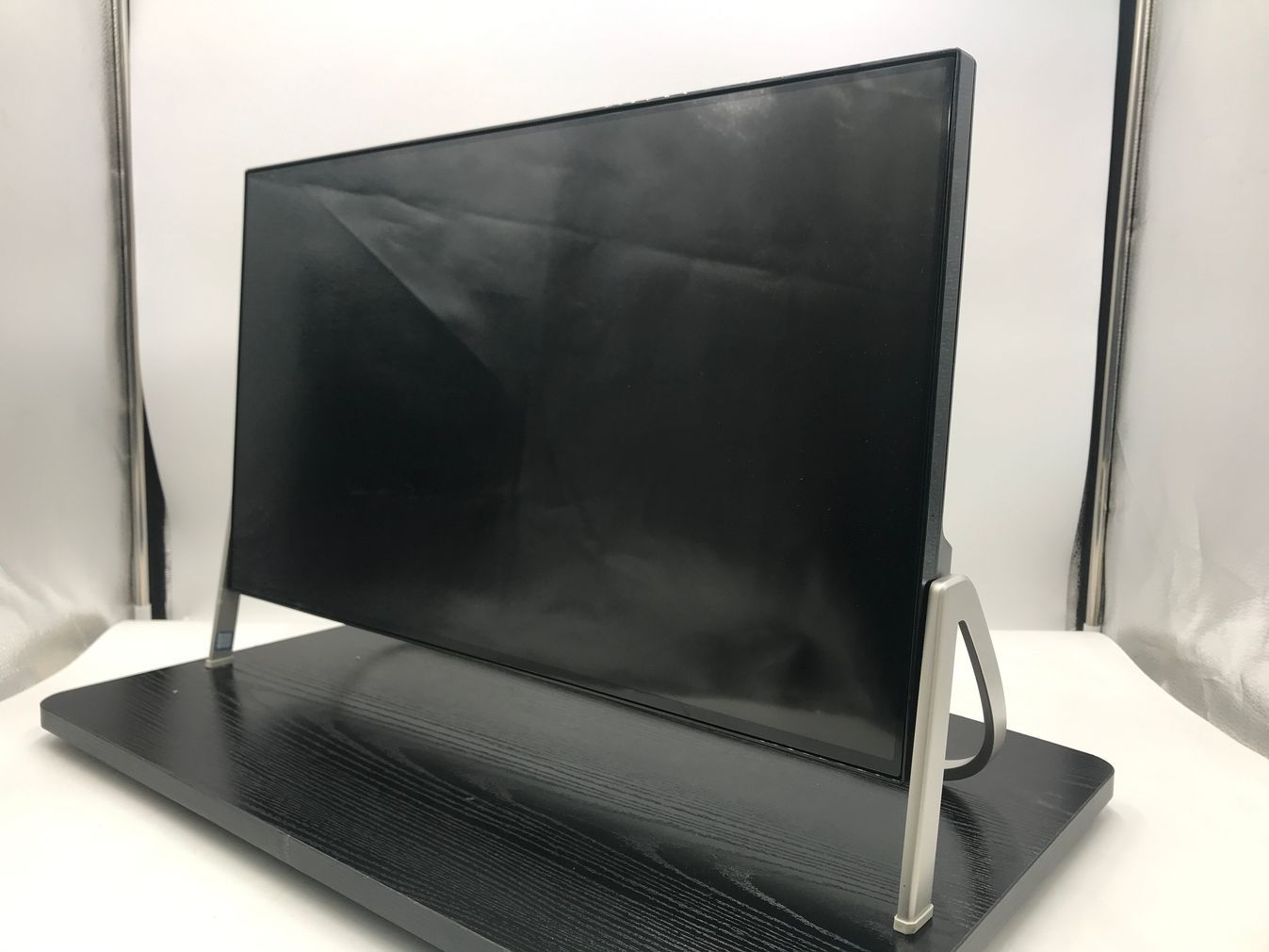 FUJITSU / 液晶一体型PC / ESPRIMO FH70/C2 FMVF70C2BZ / HDD 1TB(1000GB) / 第7世代Core i7 / グラフィックボード Intel Corporation HD Graphics 630 32MB / 光学ドライブ DVDRAM GUD0N / メモリ 8GB【中古品】