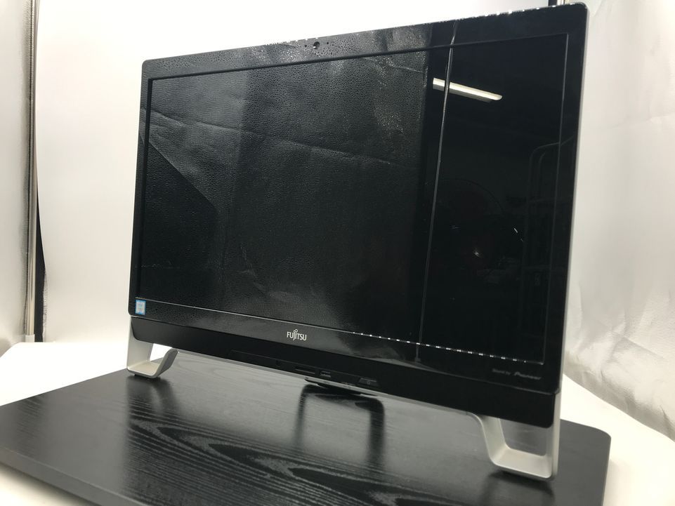 FUJITSU / 液晶一体型PC / ESPRIMO FH77/XD FMVF77XDB / HDD 2TB(2000GB) / 第6世代Core i7 / グラフィックボード Intel Corporation HD Graphics 530 32MB / 光学ドライブ BD-MLT UJ272 / メモリ 8GB【中古品】