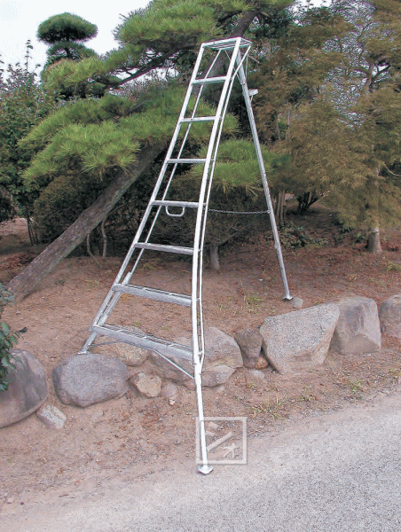 楽天ねっとんや【法人配送限定】 ハラックス アルミ製 三脚脚立 アルステップ AMP-8 造園プロ用3本伸縮タイプ ~R~