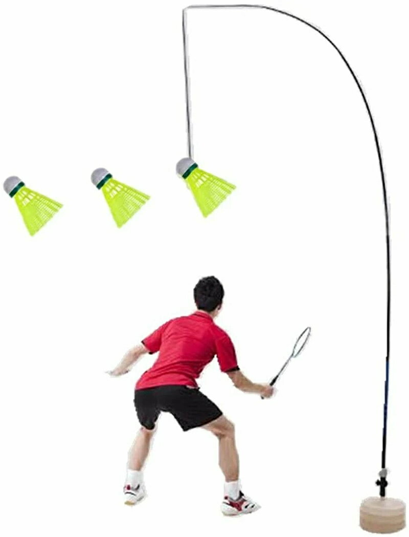 屋外バドミントントレーナー 初心者 中級者 ポータブル伸縮弾性ロッド 安定したベース 高さ調整可能 3つバドミントン付属 初心者 練習用 セット 自分1人でも練習 バドミントン トレーニング 素振り