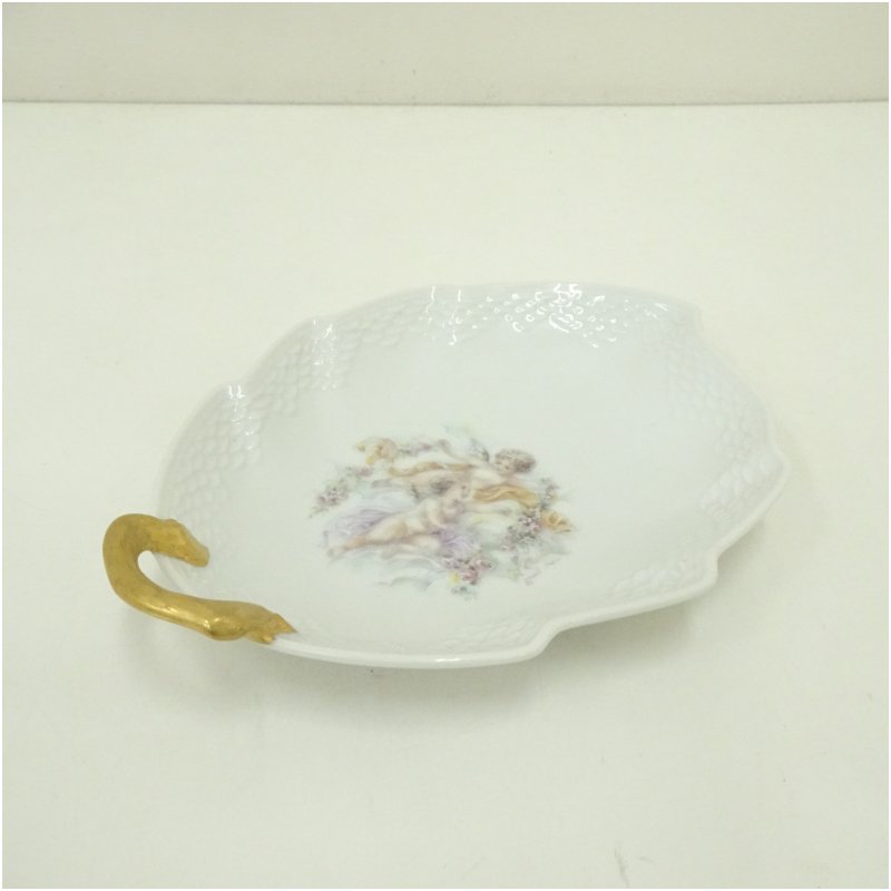 【中古】【陶芸・陶器】天使図葉形プレート食器 おしゃれ かわいい 皿 料理 アンティーク インテリア カフェ 食卓 雑貨 和風 洋風 来客