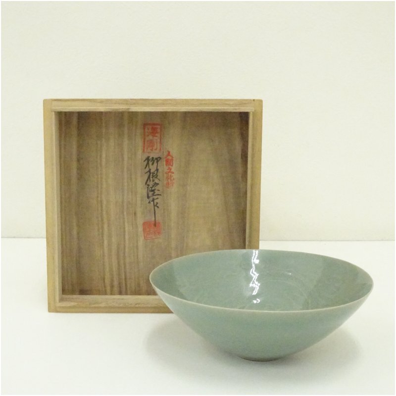 海青堂窯 鄭正黙 菊絵茶碗 共箱 高麗青磁 高麗茶碗 抹茶碗 抹茶茶碗 茶道具 海青堂窯 鄭正黙 菊絵茶碗 共箱 高麗青磁 高麗茶碗 抹茶碗 抹茶茶碗