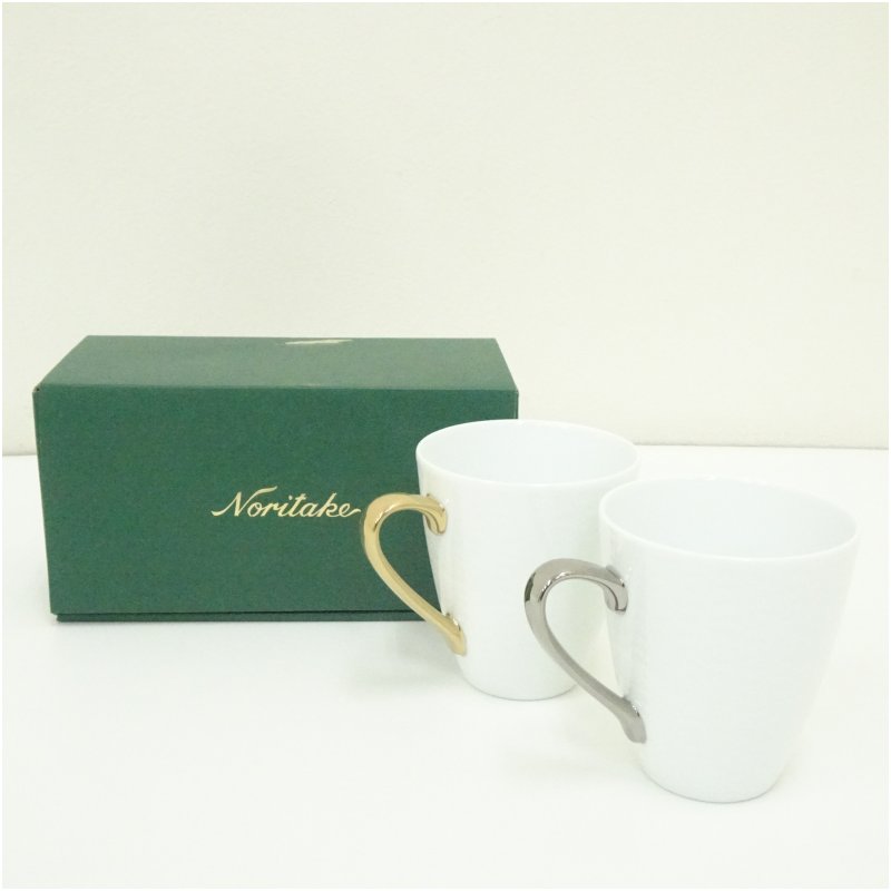 【中古】【セール20%オフ】【陶芸・陶器】ノリタケ　白磁マグカップ　ゴールド・シルバーペア（箱付） 食器 おしゃれ かわいい レトロ ディスプレイ 来客 コップ テーブルウェア キッチン カフェ【最大100%ポイントバック】