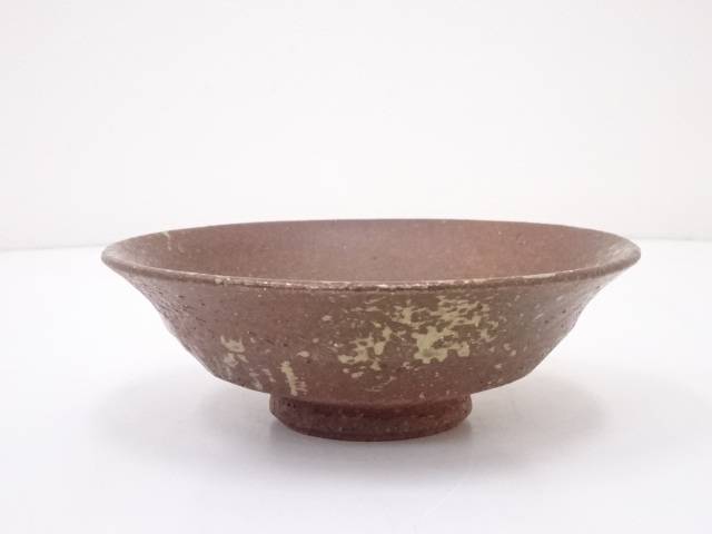 【中古】【茶道具】神山造　灰釉茶碗【送料無料】茶道 抹茶 おしゃれ 抹茶茶碗 抹茶碗 和食器 レトロ 茶器 骨董 茶わん 茶会 茶の湯