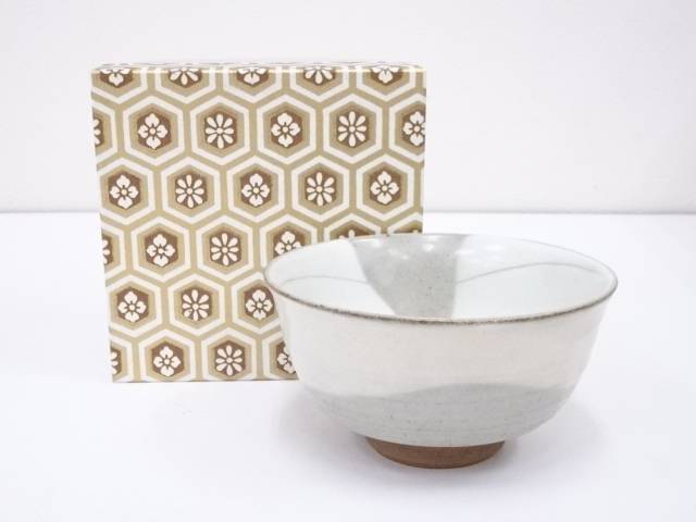 【中古】【茶道具】京焼　押小路窯造　白釉茶碗【送料無料】茶道 抹茶 おしゃれ 抹茶茶碗 抹茶碗 和食器 レトロ 茶器 骨董 茶わん 茶会 茶の湯