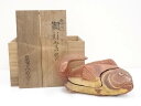 【中古】【陶芸・陶器】古物 鯛形蓋物(箱付)【送料無料】和食器 おしゃれ 料理 和食 器 懐石 食器 茶道具 蓋つき ふたもの 骨董 料亭 居酒屋 twot