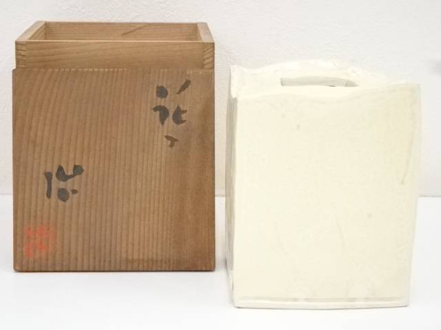 【中古】【華道】鈴木治造　花入（共箱）【送料無料】[中古 花入れ 茶道 茶道具 花瓶 花器 おしゃれ フラワーベース 道具 茶室 華道 華道具 インテリア hnir]