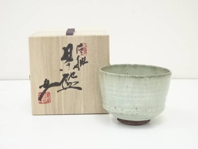 【中古】【茶道具】岡本彰造　灰釉茶碗（共箱）【送料無料】[中古 茶道 抹茶 茶道具 おしゃれ 抹茶茶碗 抹茶碗 和食器 レトロ 茶器 茶わん 骨董 茶会 茶の湯]