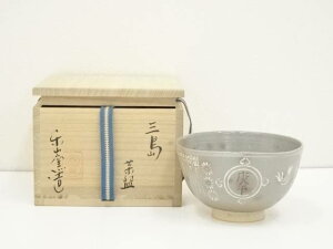 【中古】【茶道具】駕洛窯造 庚午三島茶碗(保護箱)【送料無料】茶道 抹茶 おしゃれ 抹茶茶碗 抹茶碗 和食器 レトロ 茶器 骨董 茶わん 茶会 茶の湯 5月 春