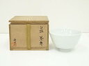 【中古】【タイムセール55%オフ】【茶道具】砥部焼 喜慶造 白磁茶碗(共箱)【送料無料】茶道 抹茶 おしゃれ 抹茶茶碗 抹茶碗 和食器 レトロ 茶器 骨董 茶わ...