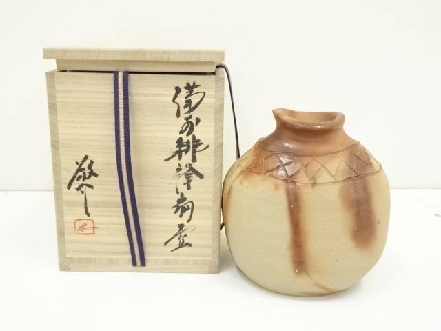 楽天お茶道具・着物のネットショップ圭【中古】【タイムセール50％オフ】【茶道具】藤原敬介造　備前緋襷扁壷（共箱）【送料無料】[中古 酒器 おしゃれ お酒 へんこ 扁壺 骨董 ディスプレイ インテリア 和食器 料亭 料理 居酒屋 来客]