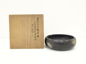 【中古】【茶道具】古物 今戸焼 白井善入造 彫絵灰器(共箱)【送料無料】茶道 茶道具 炉 風炉 炭道具 おしゃれ 茶器 抹茶 炭点前 灰炮烙 骨董 お茶 茶会 茶事 茶の湯 jtot