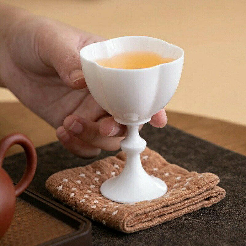 【白磁ゴブレット】70ml 足付き小鉢 デザートカップ アミューズグラス 盃 湯?ミニボール 豆鉢 ティーグラス ワイングラス ブランデーグラス シャンパングラス カクテルグラス 冷茶グラス おしゃれ 白い器 小さめ 和洋問わず 自宅用 パーティー ギフト プレゼント
