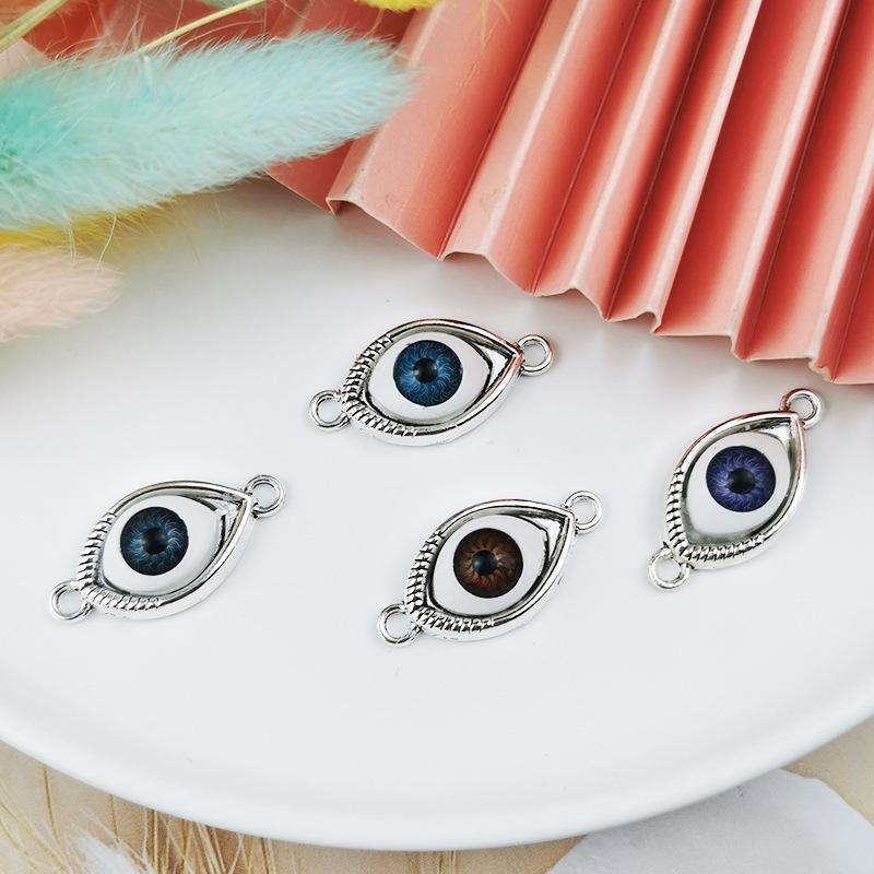 【2ケ】立体目 ガラス目 チャームパーツ 金具 透ける 超リアル ピアス バッグチャーム ネックレス 2カン付 全長15*30mm 厚み9mm ガラス反射で多少誤差有