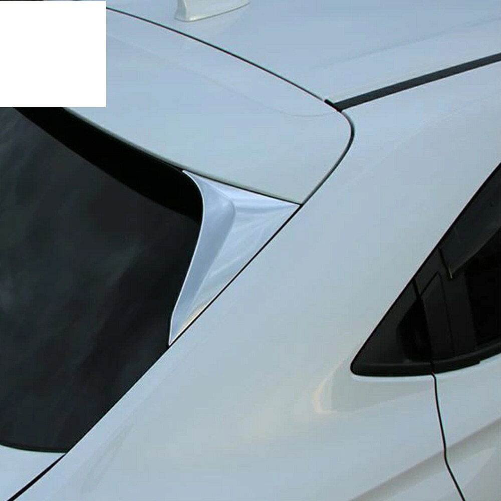 適合車種 型式：RV3 RV4 対応年式：2021年4月〜現行 ◆カラー：ブラック ◆商品内容：2片装 ◆取付：両面テープ貼り付け（背面付属） ※貼り付け面を清掃・脱脂してからお貼りください。気温が15℃を下回る場合は、ドライヤー等であたためてから貼ると密着しやすくなります。 HR-V専用のドレスアップパーツです。