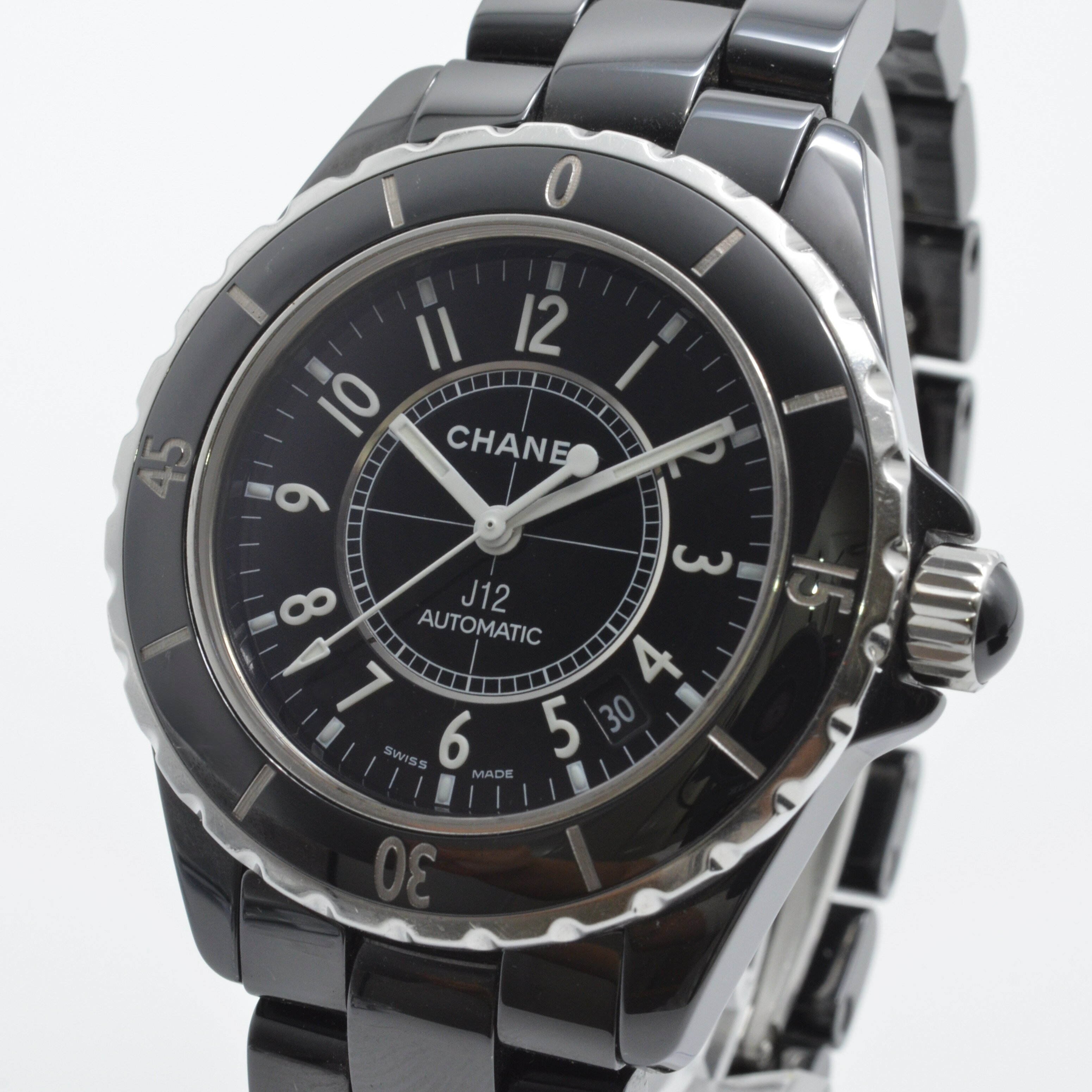 【CHANEL】シャネル H0685 J12 AT 黒セラミック 38mm デイト 自動巻 3針式 白セラミック ブラック文字盤 ラグジュアリー 定番 人気 高級腕時計 ブランドウ ブラックセラミック メンズ レディース 腕時計 【中古】【美品】