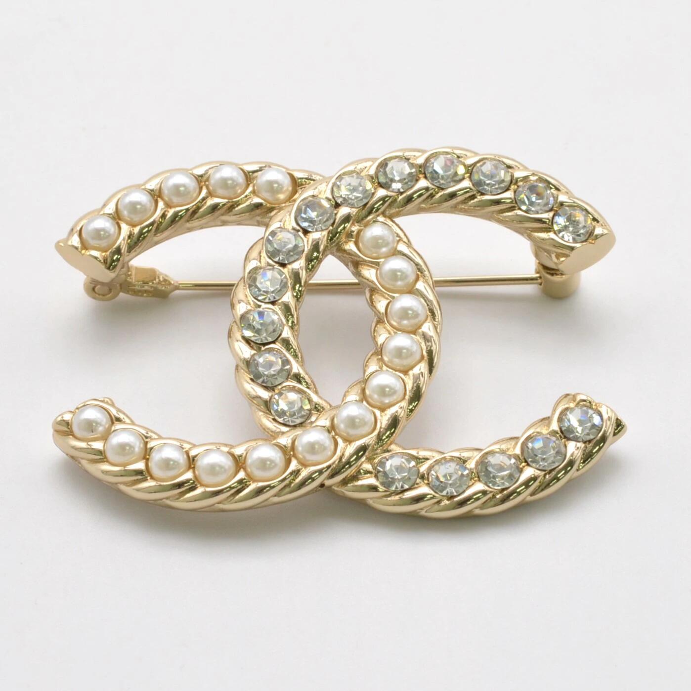 【マラソン限定P2倍!】 CHANEL シャネル CC ココマーク ブローチ アクセサリー フェイクパール＆ラインストーン ゴールド GP レディース 【未使用品】のサムネイル