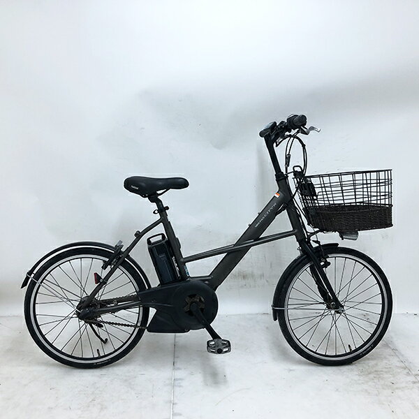 ◇◆◇◆◇ 商 品 情 報 ◇◆◇◆◇ 【外観ランク】　Bランク 【リユース・中古】　電動アシスト小径車 【メーカー】　YAMAHA 【タイヤ】　20インチ 【ギア】　　内装3段 【カラー】　グレー系 LEDバッテリーライト ローラーブレーキ アルミフレーム 1本スタンド 最新基準モーター搭載 サークル錠付き(スペアキー：無し) バッテリー・充電器付き 8.9Ahバッテリー搭載(実力容量：90-81％) 安全性に問題のあるパーツは全て交換済み！ 【！注意事項！】 リユース商品の為、装備、スペックが純正と異なる場合がございます。 パーツ交換時に別メーカーのパーツが付いている場合がございます。 説明書の付属は御座いません。 画像に写りきれない使用・保管に伴う小傷や線傷がある場合がございます。 店舗と在庫共有している場合が御座いますので、品切れの際はキャンセル扱いとなります。
