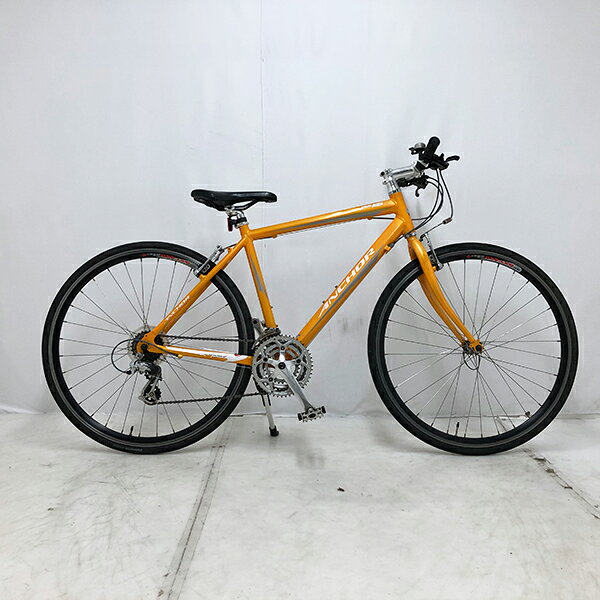 ◇ ◆ ◇ ◆ ◇ 商 品 情 報 ◇ ◆ ◇ ◆ ◇ 【外観ランク】　Bランク 【リユース・中古】　クロスバイク 【メーカー】　ブリヂストン 【タイヤ】　　700×28C 【ギア】　　 (前)3×(後)8s 【カラー】　　オレンジ系 ライト無し 前後Vブレーキ アルミフレーム 1本スタンド フレームサイズ　約485ミリメートル 錠無し(ワイヤーロックをお付けして発送します) 安全性に問題のあるパーツは全て交換済み！ 【注意事項】 ※リユース商品の為、装備、スペックが純正と異なる場合がございます。 ※パーツ交換時に別メーカーのパーツが付いている場合がございます。 ※説明書の付属は御座いません。 ※画像に写りきれない使用・保管に伴う小傷や線傷がある場合がございます。 ※店舗と在庫共有している場合が御座いますので、品切れの際はキャンセル扱いとなります。